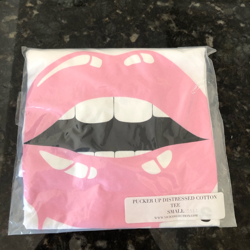 Pucker up distressed cotton tee